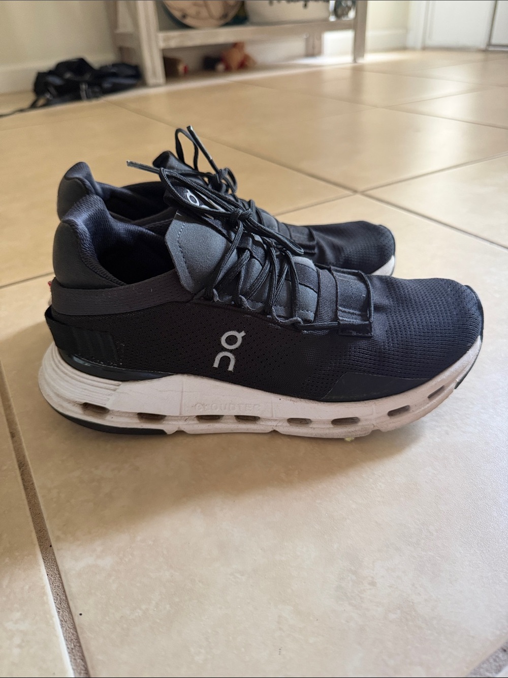 On Running Black and White Women’s Athletic Sneakers